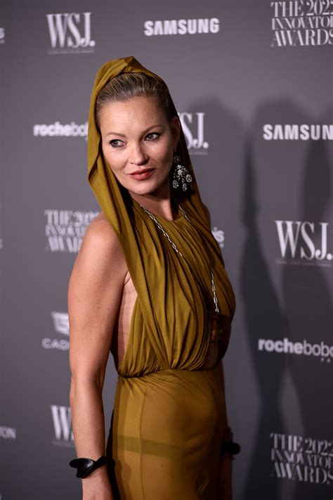 kate moss naked|Kate Moss im Naked Dress: Das Model zeigt sich mit ultratiefem ...